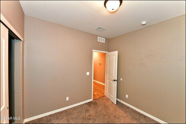 Building Photo - 3741 Loma Adriana