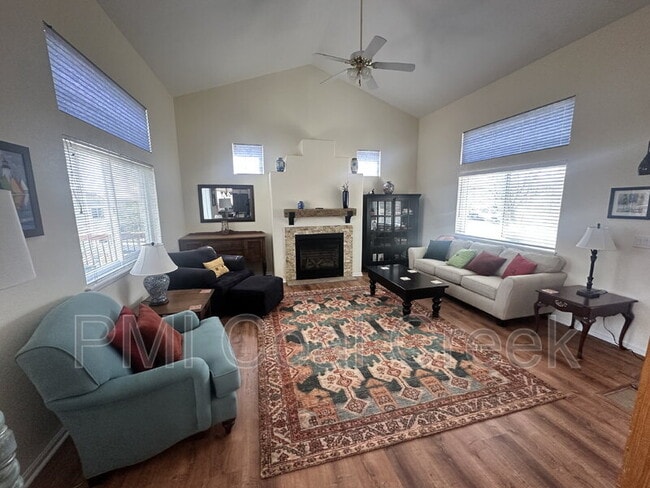 Building Photo - 761 Owl Ct