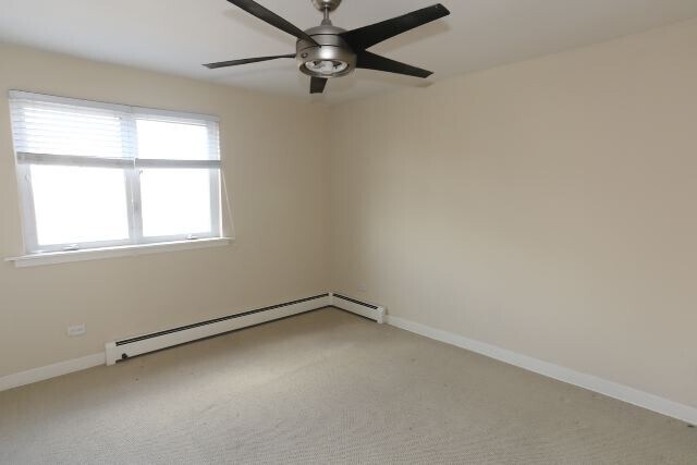 Building Photo - 630 W Wrightwood Ave