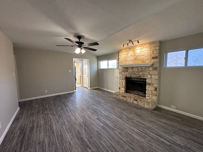 Building Photo - Ernest Properties 2 (295 Mooring Cir)