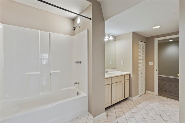 Building Photo - 4565 Ashmore Cir
