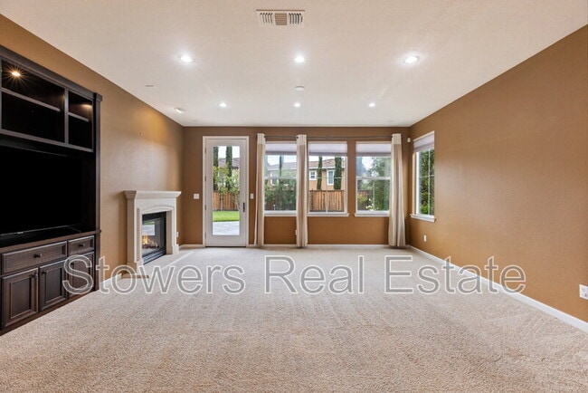 Building Photo - 2512 Piccadilly Cir