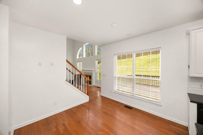 Building Photo - 513 Cold Stream Pl