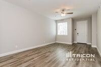 Building Photo - 2507 Gold Brk St
