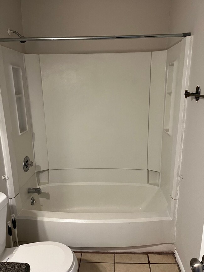 Building Photo - " 2-Bed Duplex on Delaware Street: Cozy Na...
