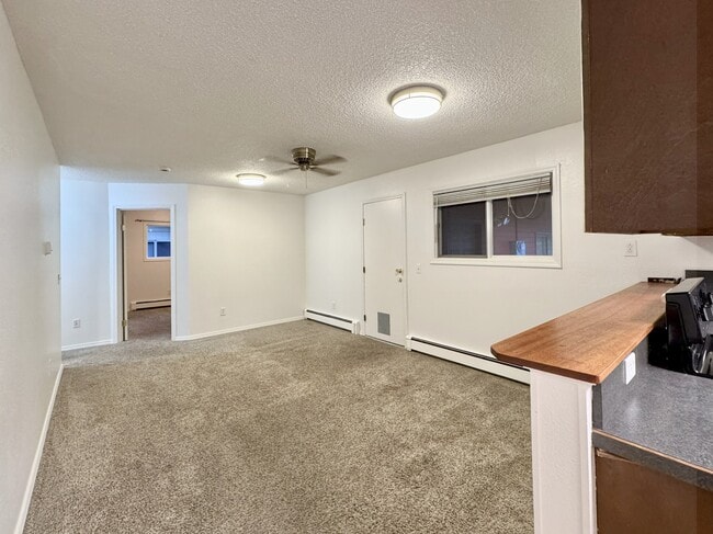 Building Photo - 8224 Poplar Ave