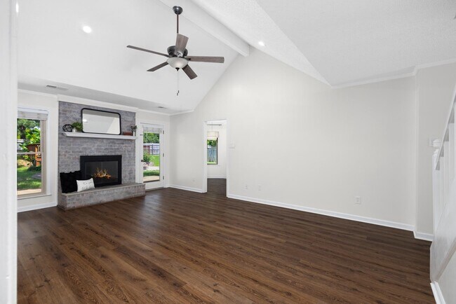 Building Photo - 3075 Stonecrest Cir