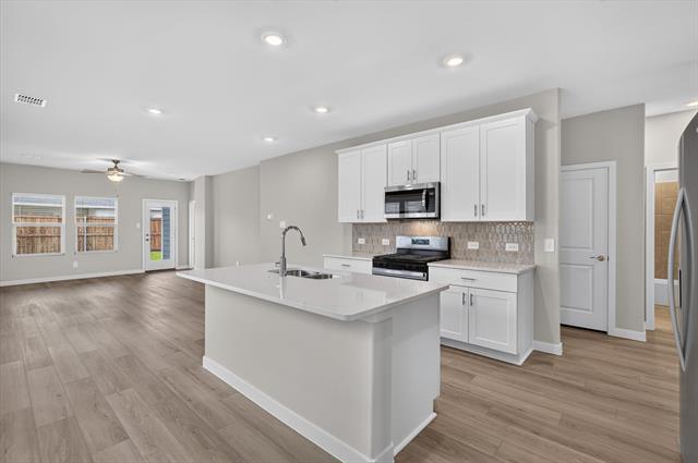 Building Photo - 3048 Belton Dr