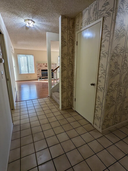 Entry hall and door of guests closet - 1533 N 1st St