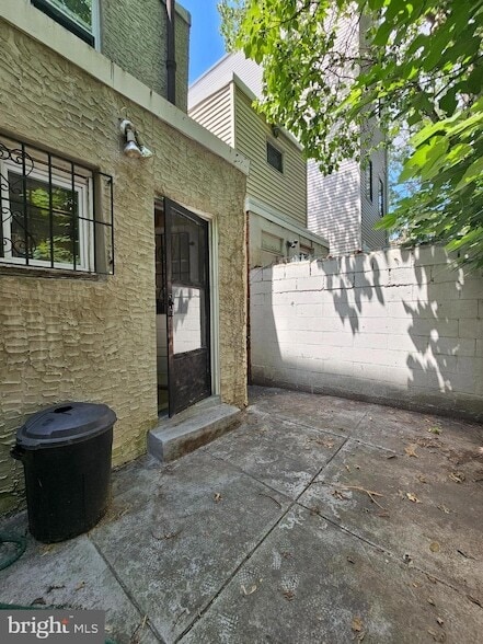 Building Photo - 1513 S Opal St