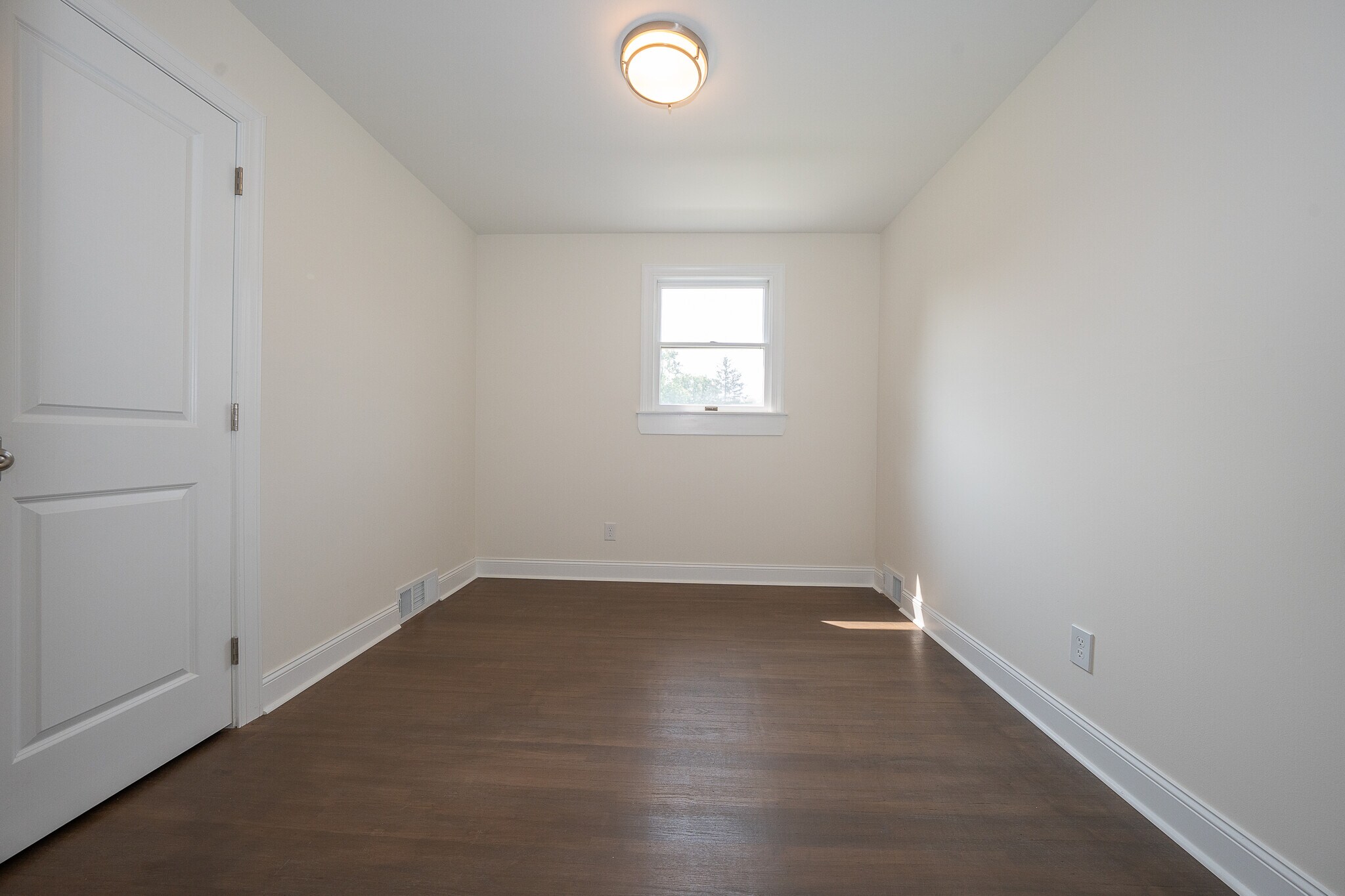 Building Photo - 503 Poplar Rd