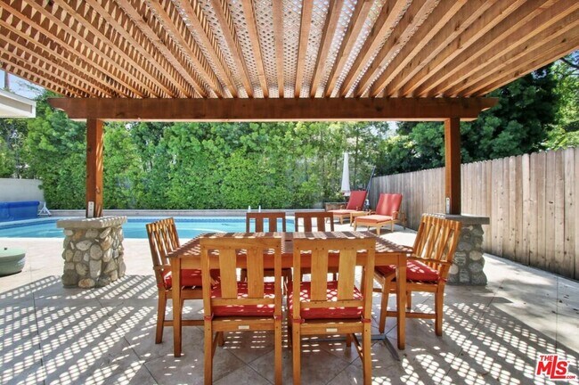 Building Photo - 130 S Arroyo Blvd