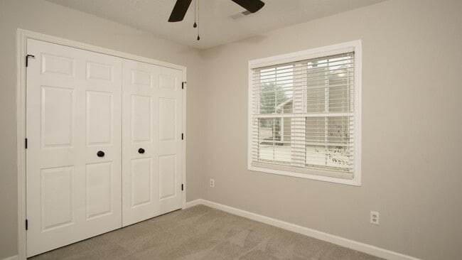 Building Photo - 155 Lewis Ln