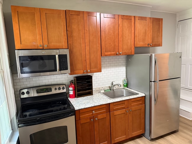 Building Photo - Cozy 1 Bedroom Studio Apartment in Charles Village Community