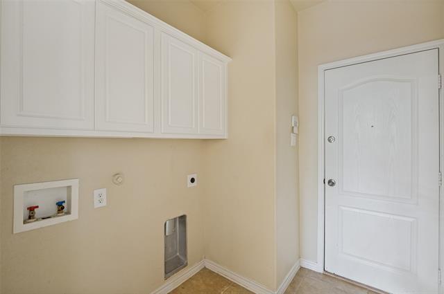 Building Photo - 5996 Clearwater Dr
