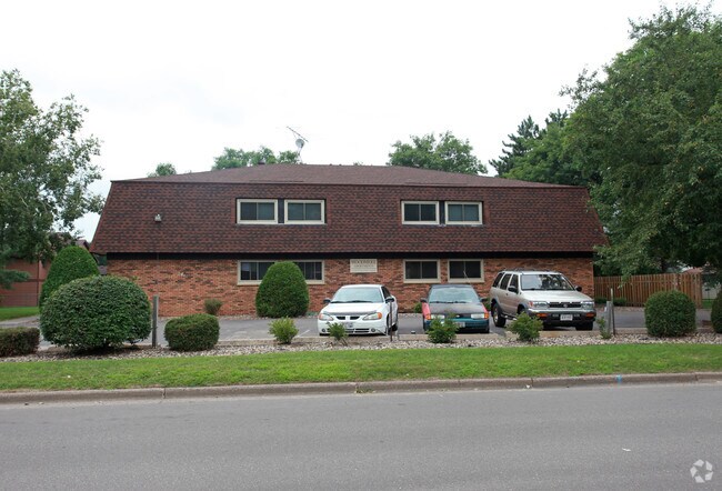 Building Photo - Woodmere Apartments