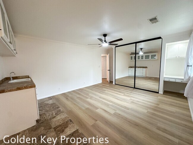 Building Photo - Beautiful home on a private, quiet street in Vista!