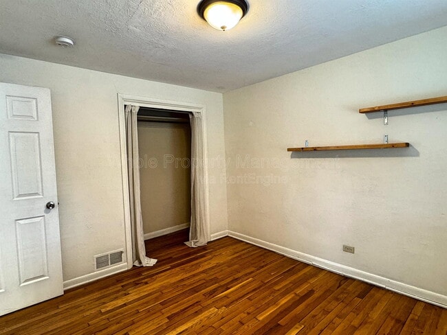 Building Photo - 646 S Canosa Ct