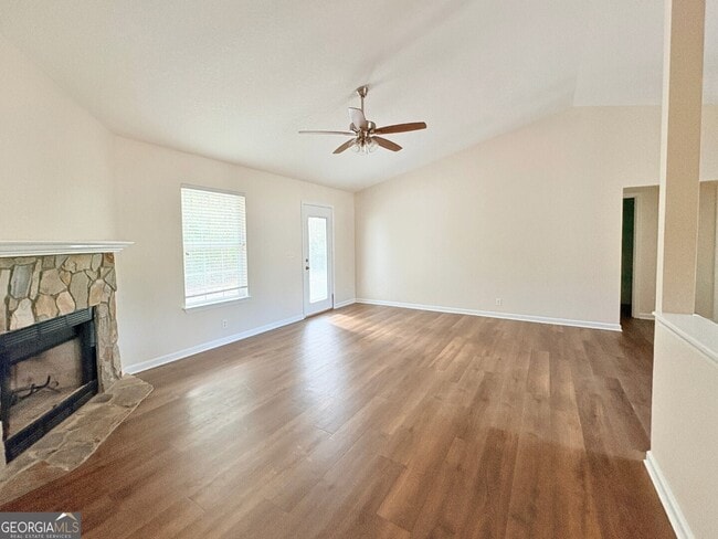 Building Photo - 102 Lake Victoria Dr