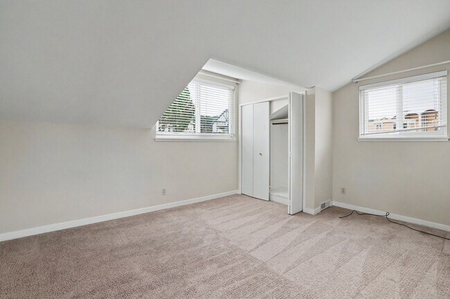 Building Photo - Charming 2 Bedroom Pacific Grove Home with Ocean Views