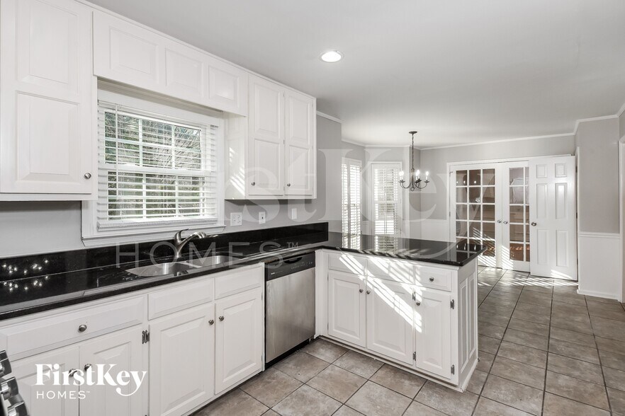 Building Photo - 3601 Robinson Walk Dr