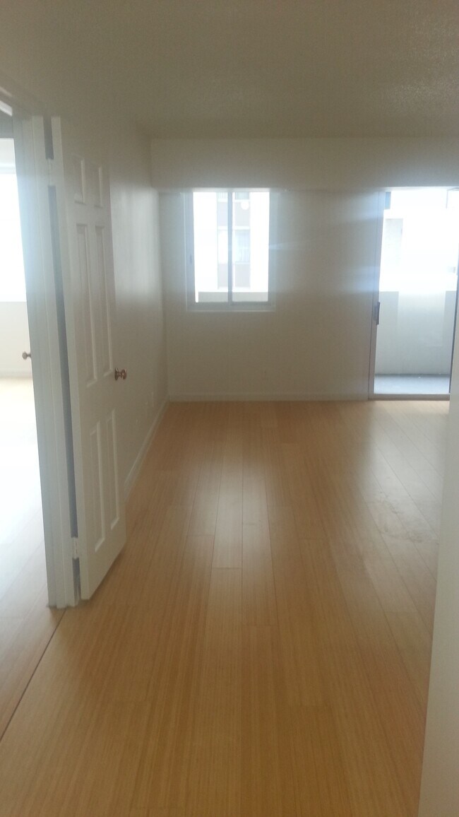 Bamboo Floors Living area - 4601 N Park Ave