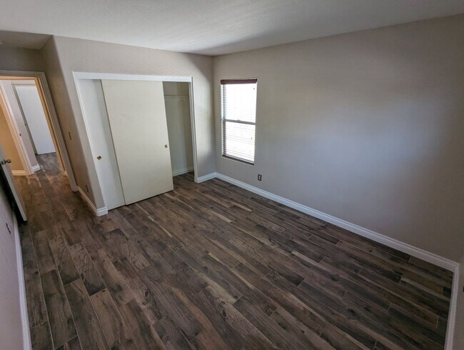 Building Photo - 4917 Hostetler Ave