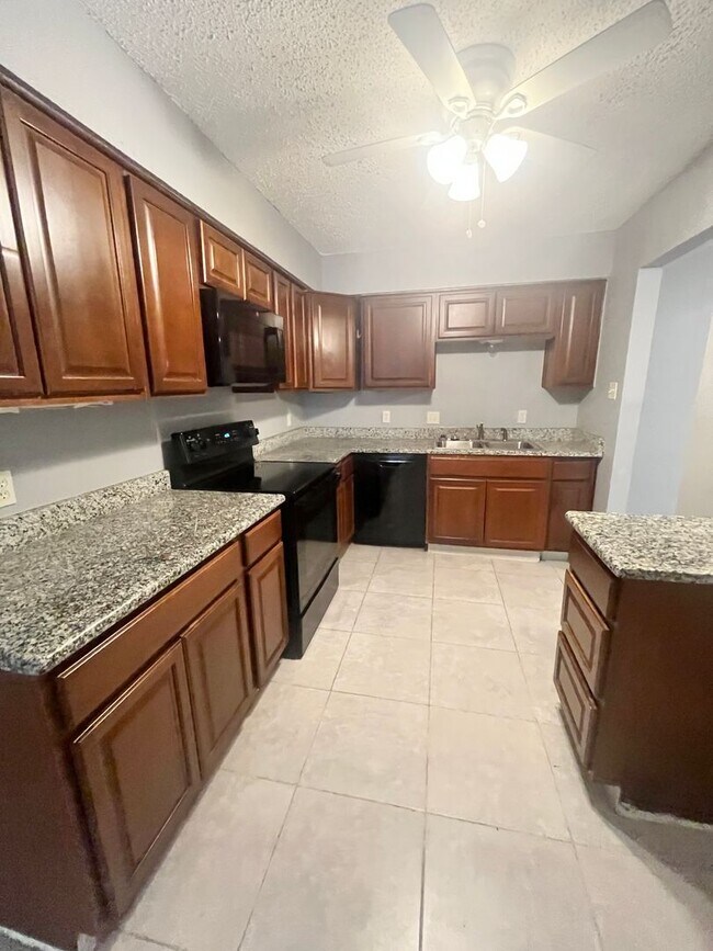 Building Photo - 4325 Segura Ct S
