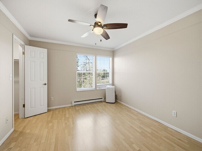 Building Photo - 2828 Silverplume Dr