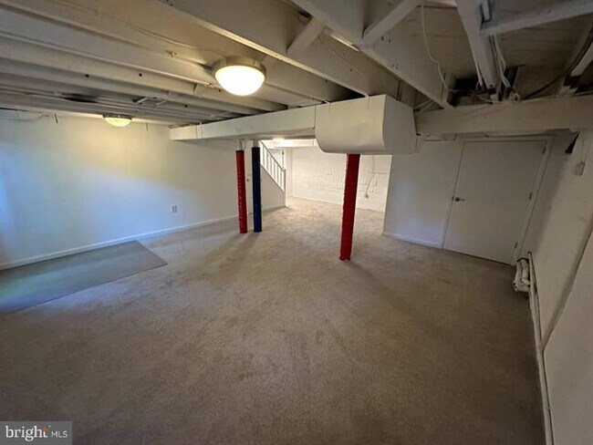 Family Room - 4822 16th St N
