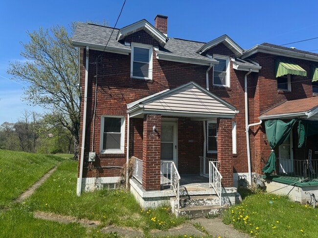 Building Photo - 877 Vankirk St