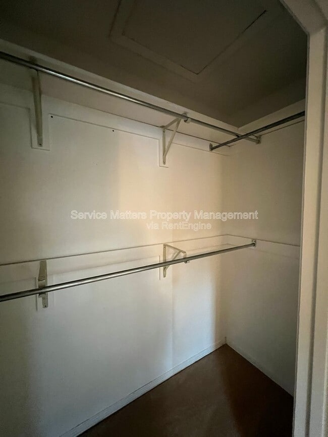 Building Photo - 6004 Players Pl