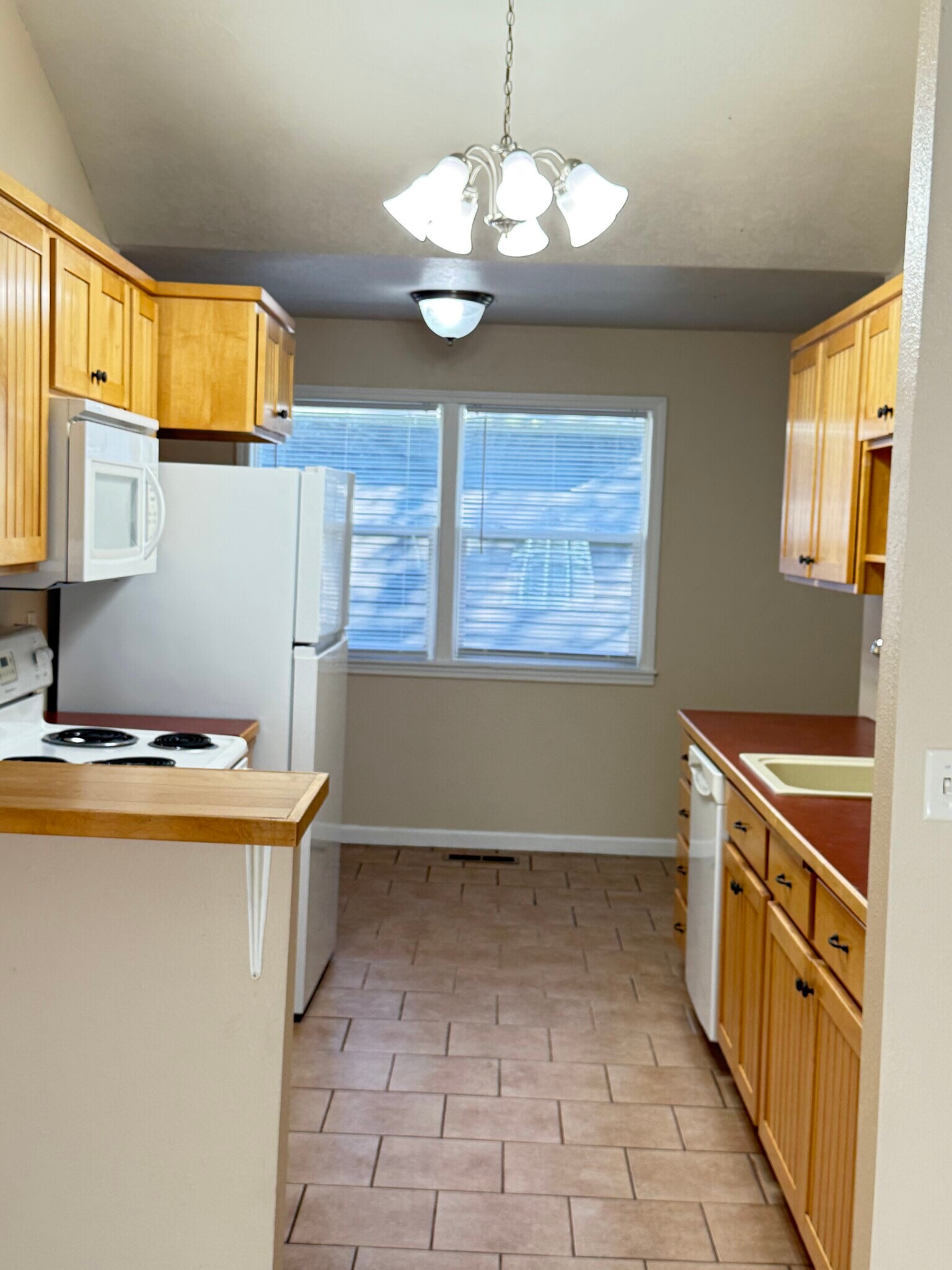 Building Photo - 805 4th St