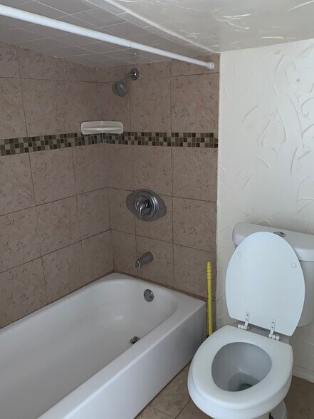 Building Photo - 1110 Wilson St