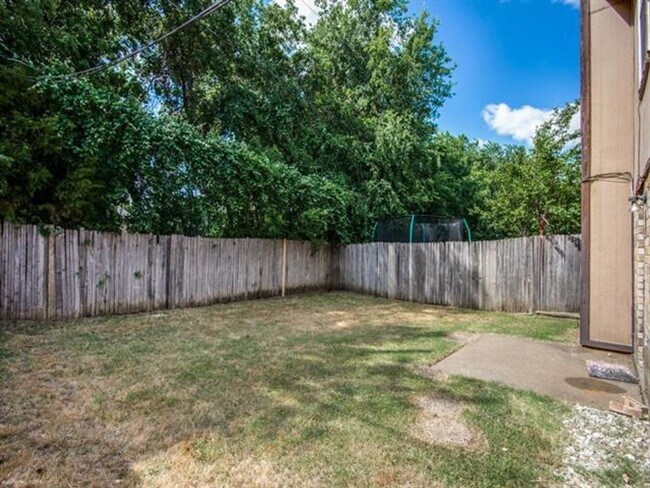 Building Photo - 7716-7718 Sable Lane