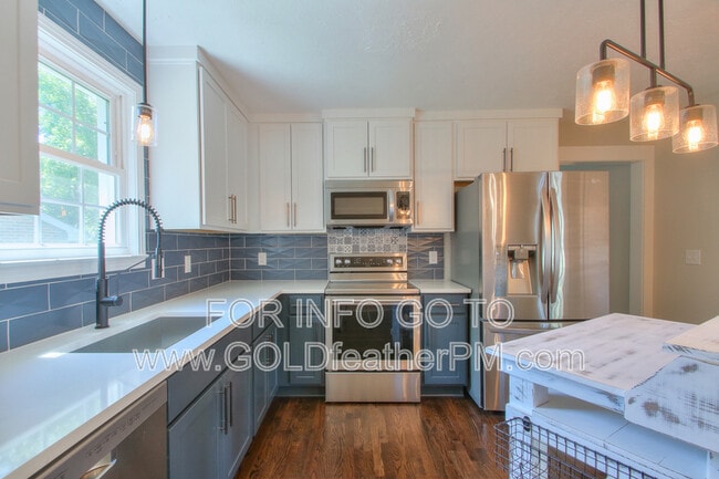 Building Photo - 3025 Blackwood Dr