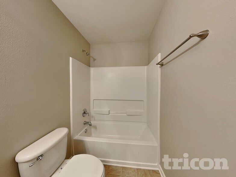Building Photo - 3349 Table Rock Dr