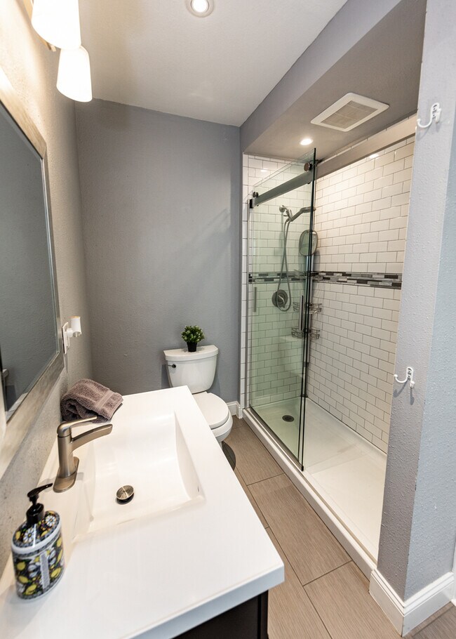 Building Photo - 4319 S Logan St