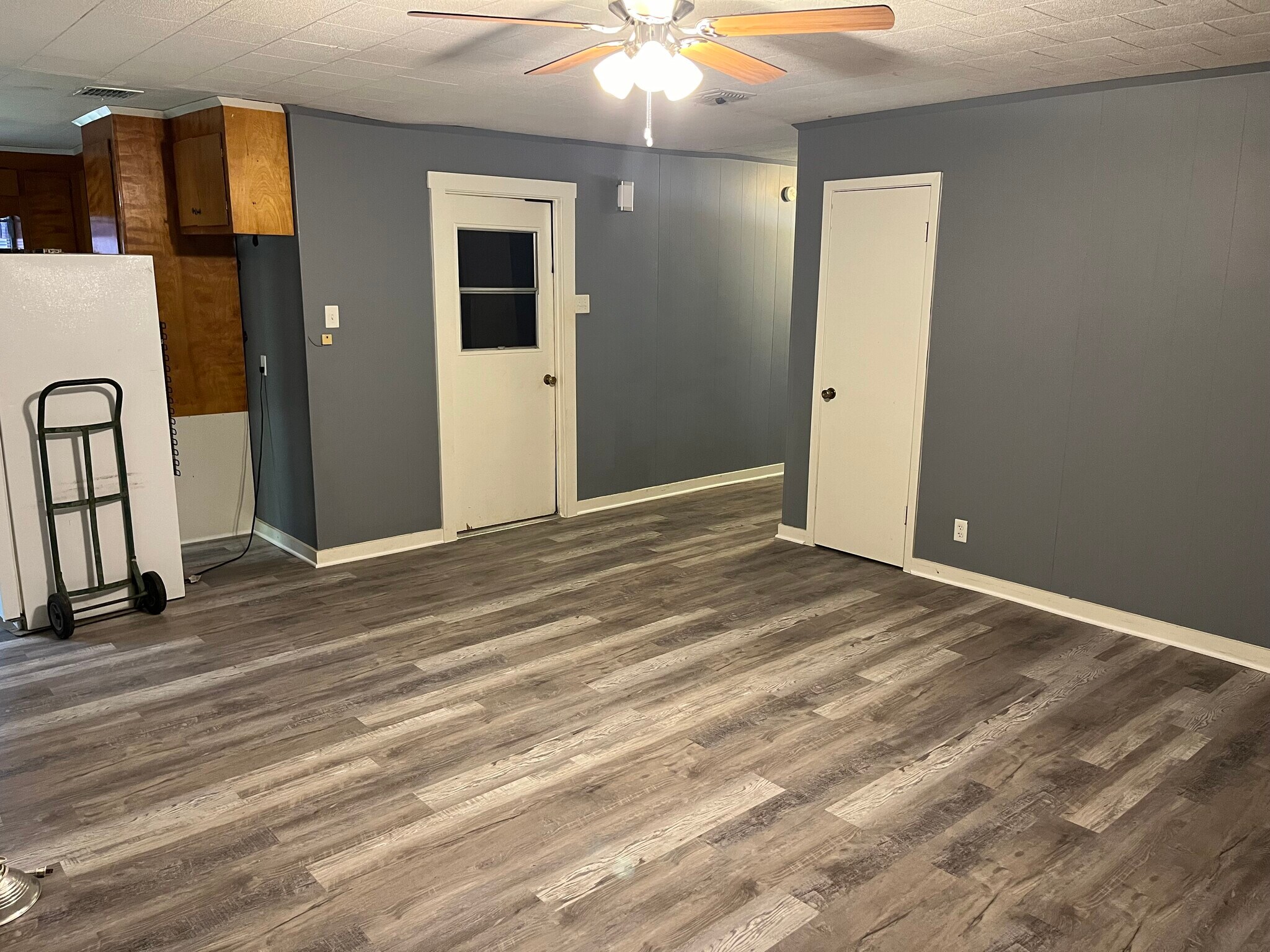 Building Photo - 604 Alexander