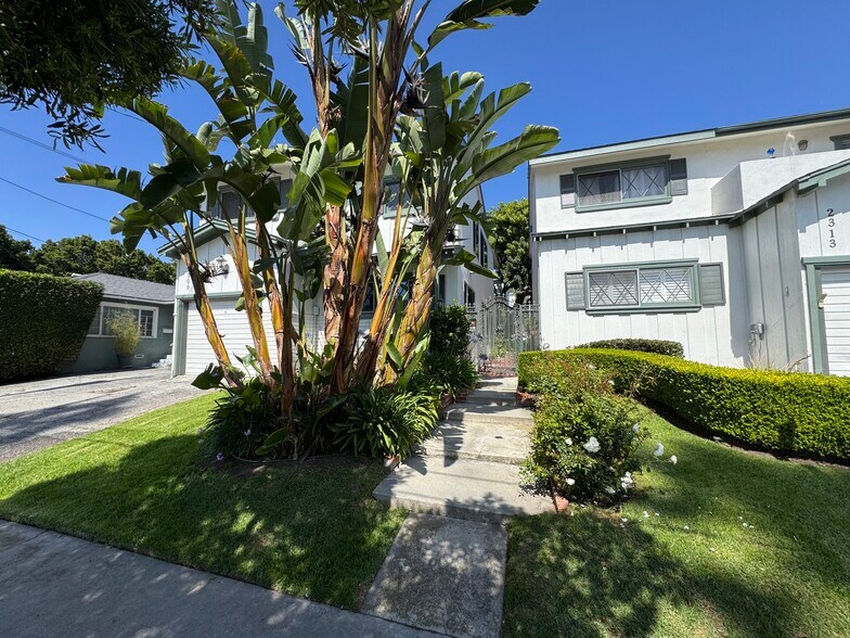 Building Photo - 2309 5th St