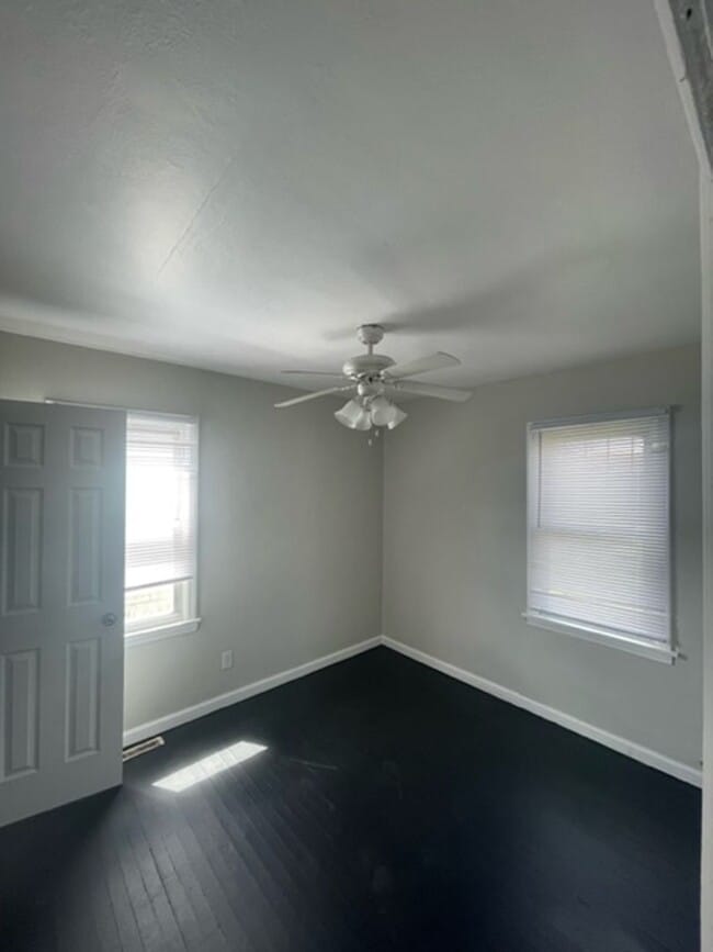 Building Photo - Cozy Two Bedroom! Available Now! Section 8 Welcomed