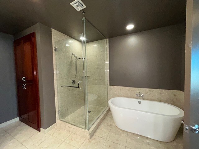 Building Photo - 4525 Dean Martin Dr