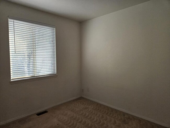 Building Photo - 500 Rider Ridge Dr