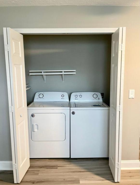 Building Photo - 929 S Jackson St