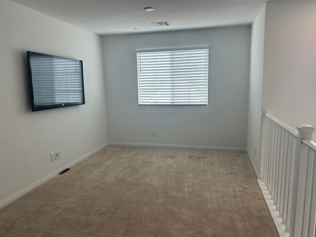 Building Photo - Beautiful 2 story home in Skye Canyon