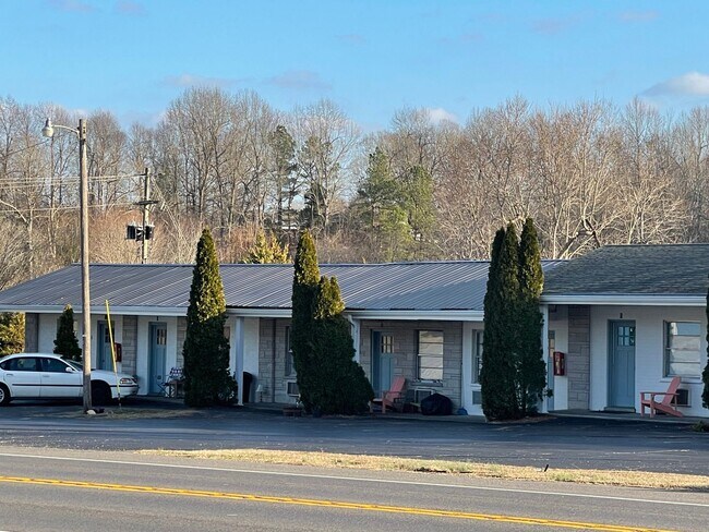 Building Photo - Studio Apt For Rent in Kuttawa Near Lake