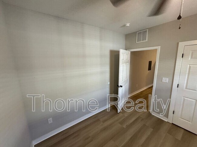 Building Photo - 815 Belleview Ave