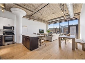 Building Photo - 618 N Washington Ave