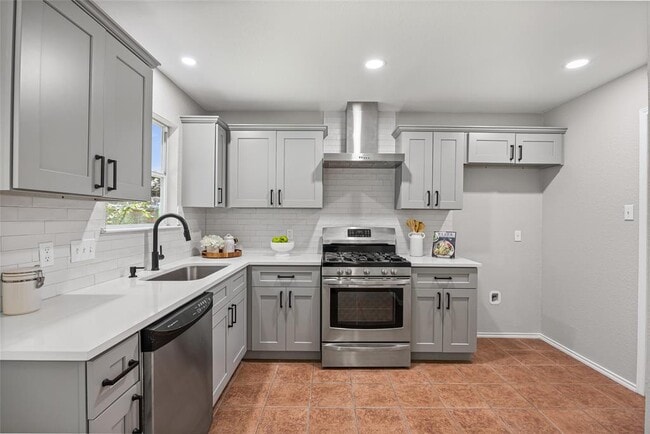 Building Photo - 9504 Sanford Dr