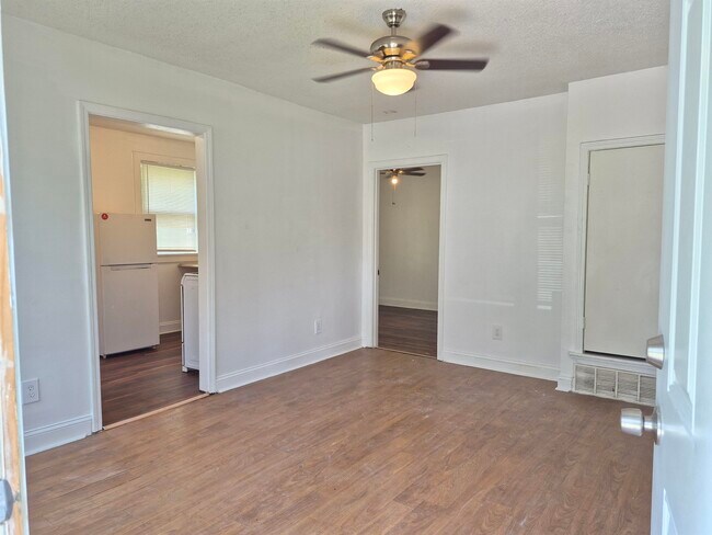 Building Photo - 1074 Palmetto Ave
